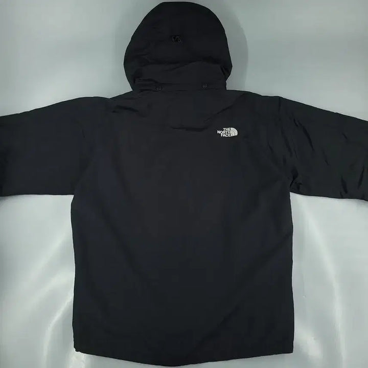 [SOLD OUT] 노스페이스 블랙 그레이 로고 투웨이지퍼 체스트포켓 후드 바람막이 자켓 L