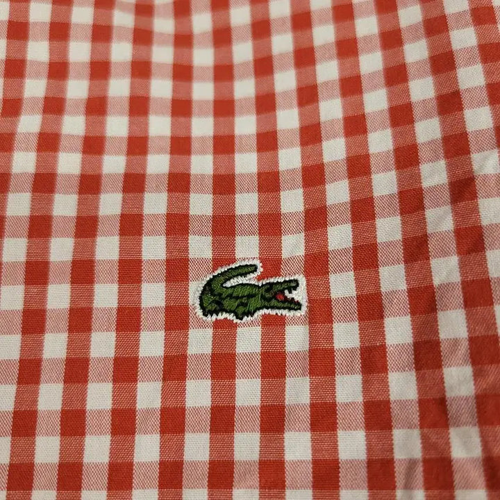 [BUNJANG] Lacoste Gingham Check Button-Down Cotton Shirt / 라코스테 화이트 레드 배색 깅엄체크 크록로고 버튼다운 코튼 남방 셔츠 M