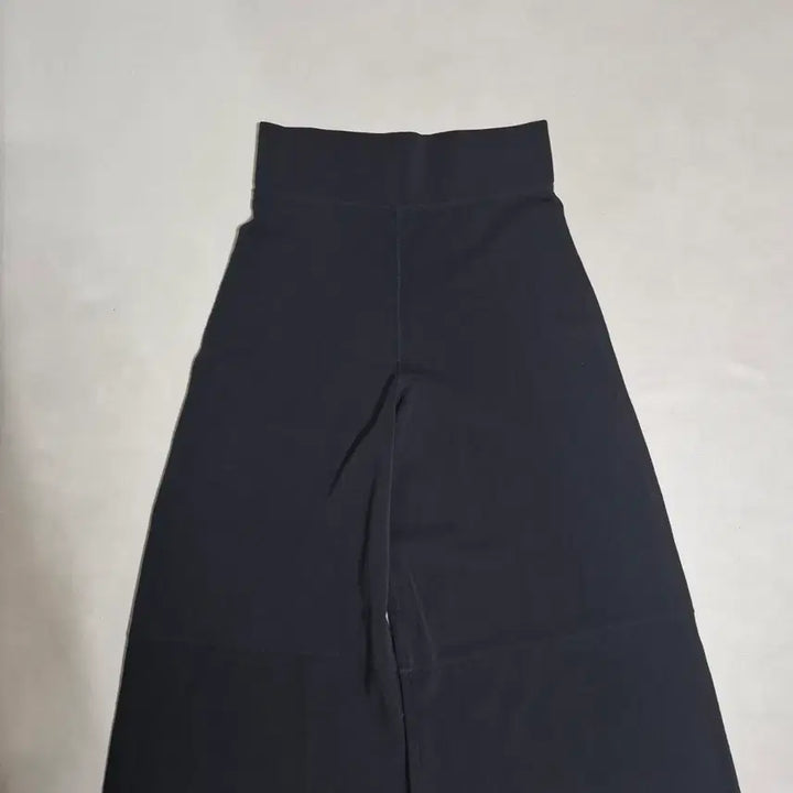 [SOLD OUT] COS 블랙 와이드 니트팬츠