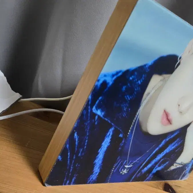 [BUNJANG] BTS Suga LED Wood Photo Clock / BTS 방탄소년단 슈가 LED 우드 포토 시계 (민윤기 굿즈)