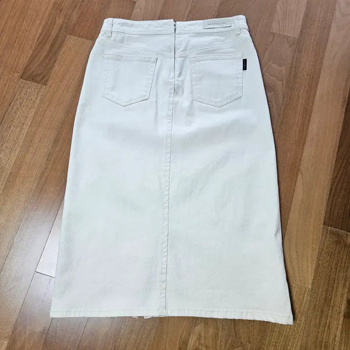 [BUNJANG] Hazzys Ivory Lace Point Skirt / 헤지스 아이보리 레이스 포인트 스커트