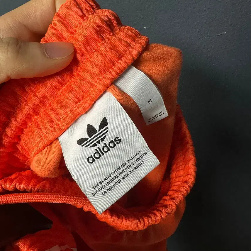 [SOLD OUT] M 아디다스 플레임 오렌지 트레이닝 반바지