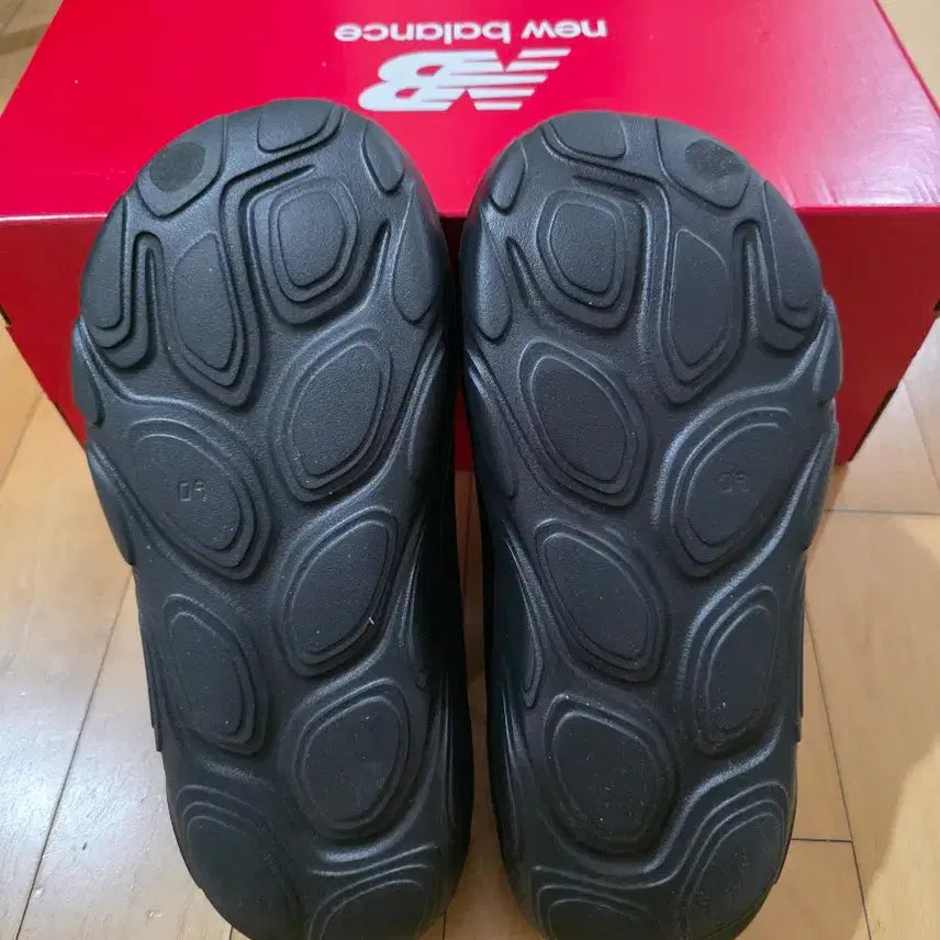 [BUNJANG] New Balance Recovery Slide (Black) - Size 270 / 뉴발란스 리커버리 슬라이드 270 블랙