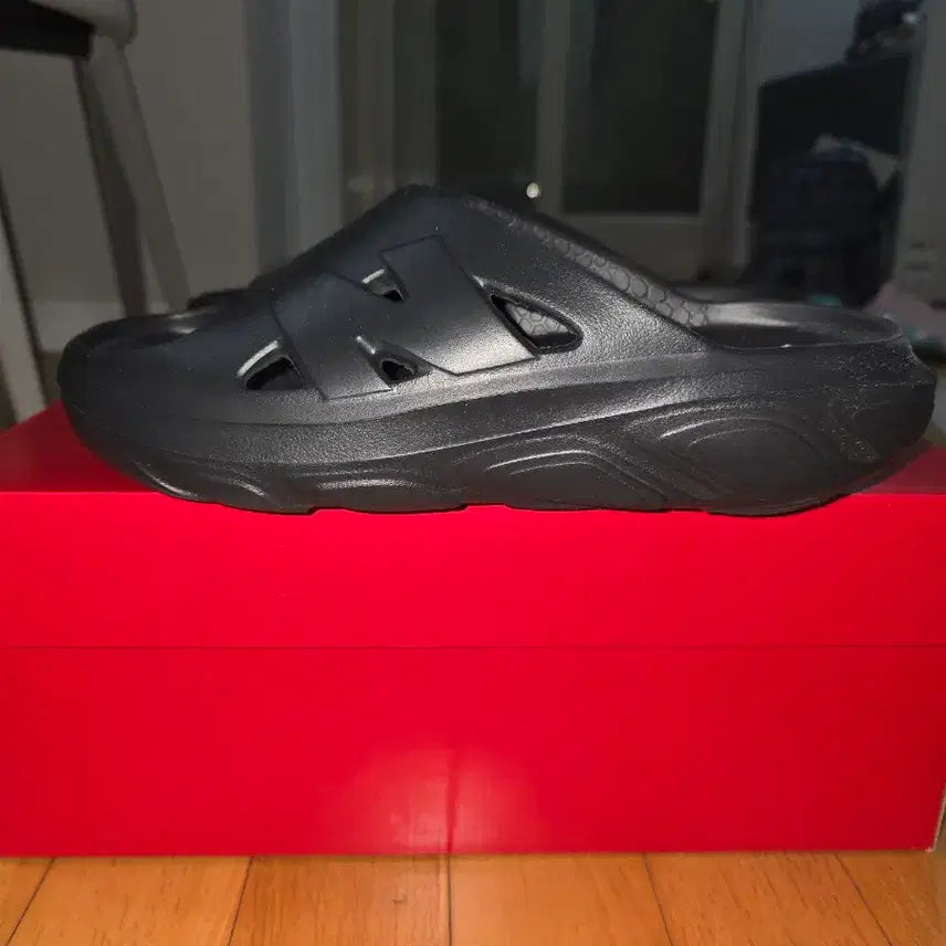 [BUNJANG] New Balance Recovery Slide (Black) - Size 270 / 뉴발란스 리커버리 슬라이드 270 블랙