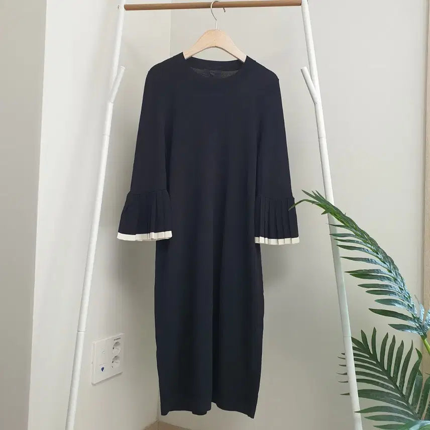 [BUNJANG] COS Pleated Sleeve Knit Dress / 코스cos 플리츠소매 원피스