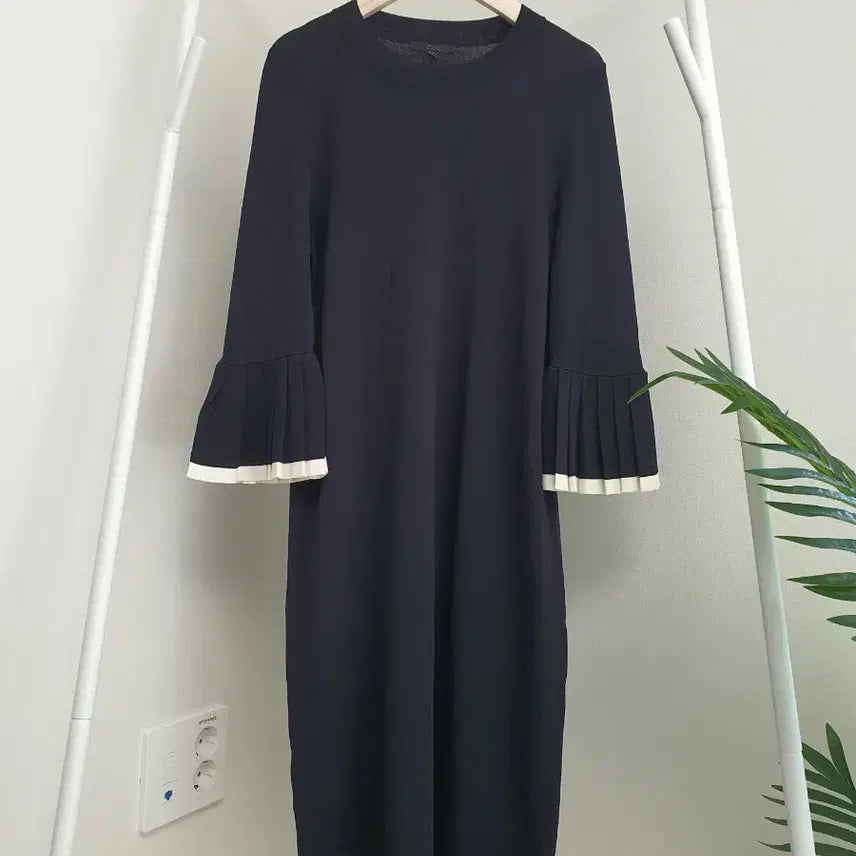 [BUNJANG] COS Pleated Sleeve Knit Dress / 코스cos 플리츠소매 원피스