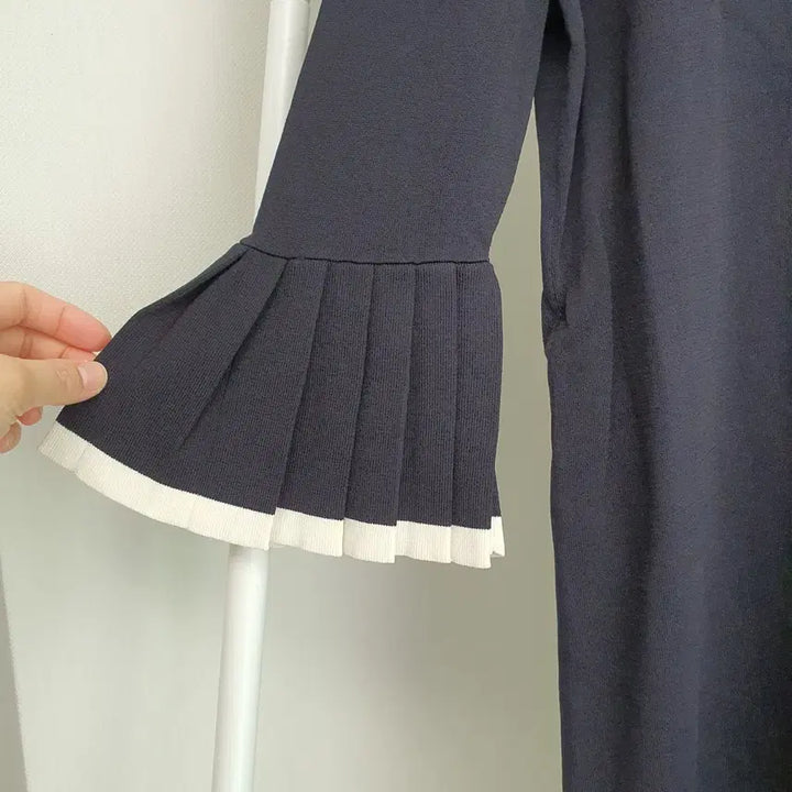 [BUNJANG] COS Pleated Sleeve Knit Dress / 코스cos 플리츠소매 원피스