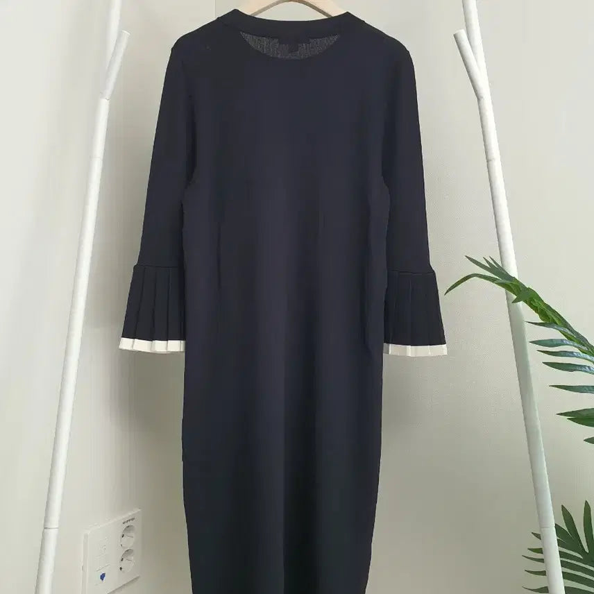 [BUNJANG] COS Pleated Sleeve Knit Dress / 코스cos 플리츠소매 원피스