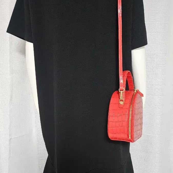 [SOLD OUT] 레이스 포인트 검정 원피스..
