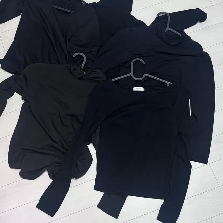 [BUNJANG] Black Long Sleeve T-Shirt Bundle Set / 블랙 긴팔 티셔츠 5종 세트 검정슬리브, 목티 일괄