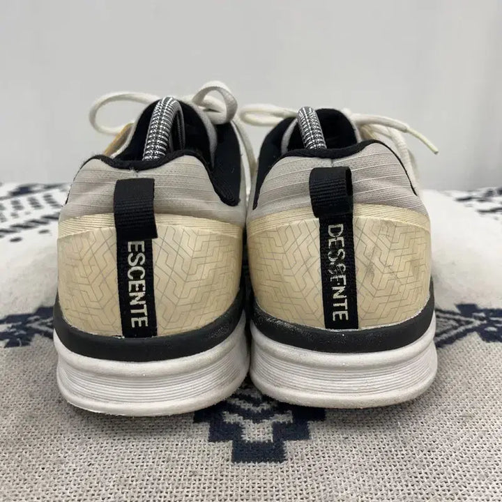 [BUNJANG] Descente Citymonster X00261 Sneakers / 데상트 시티몬스터 운동화 265 X00261