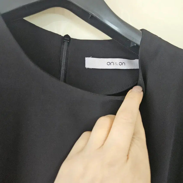 [BUNJANG] Oneof Long Sleeve Maxi Dress / 원오브 반팔 롱 원피스 블랙/브라운
