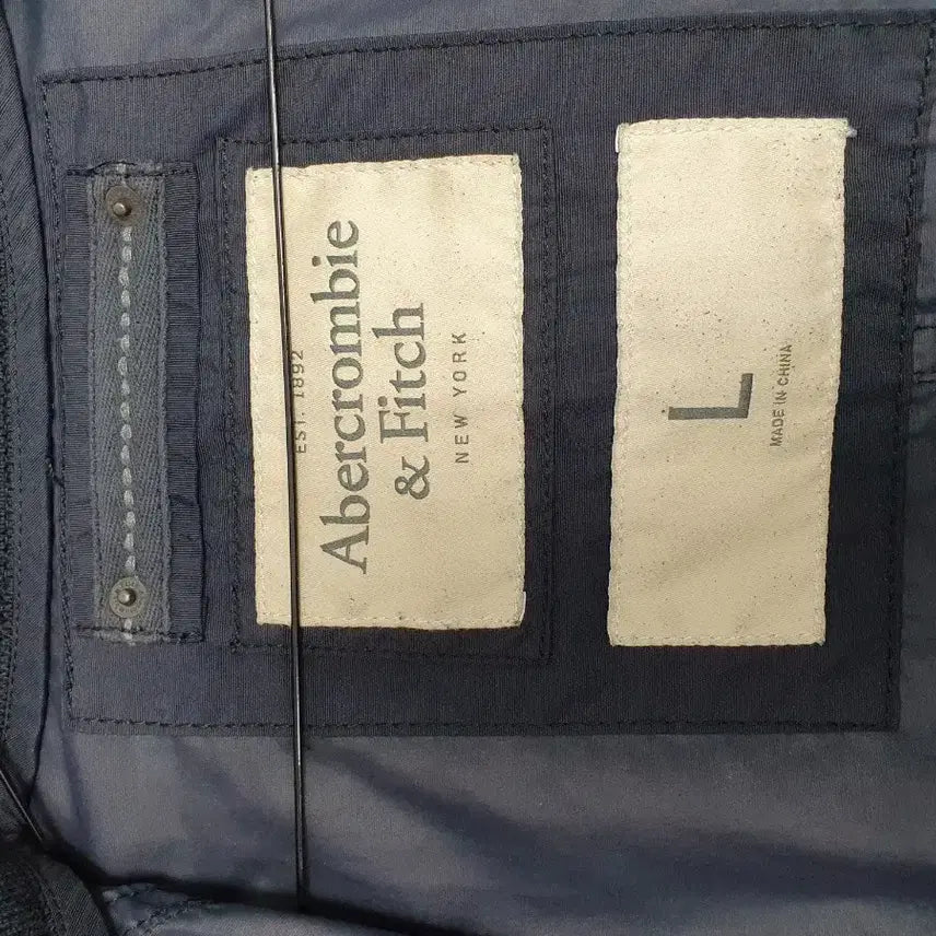 [BUNJANG] Abercrombie &amp; Fitch Nylon Windbreaker Jacket Navy L / 아베크롬비 바람막이 나일론 자켓 네이비 L