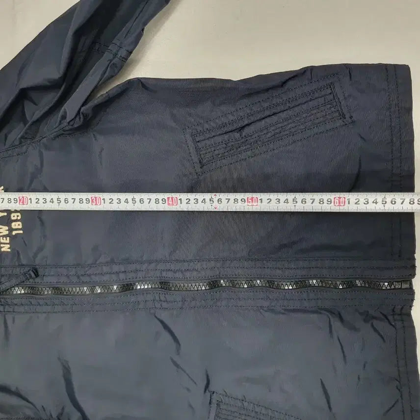 [BUNJANG] Abercrombie &amp; Fitch Nylon Windbreaker Jacket Navy L / 아베크롬비 바람막이 나일론 자켓 네이비 L