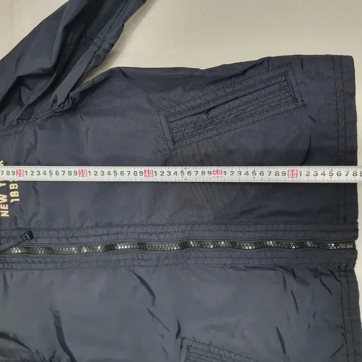 [BUNJANG] Abercrombie &amp; Fitch Nylon Windbreaker Jacket Navy L / 아베크롬비 바람막이 나일론 자켓 네이비 L