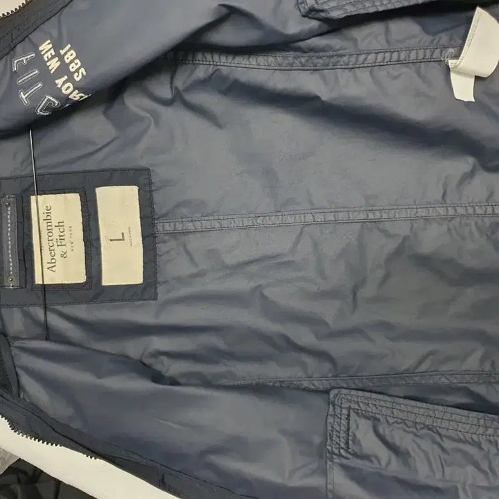 [BUNJANG] Abercrombie &amp; Fitch Nylon Windbreaker Jacket Navy L / 아베크롬비 바람막이 나일론 자켓 네이비 L