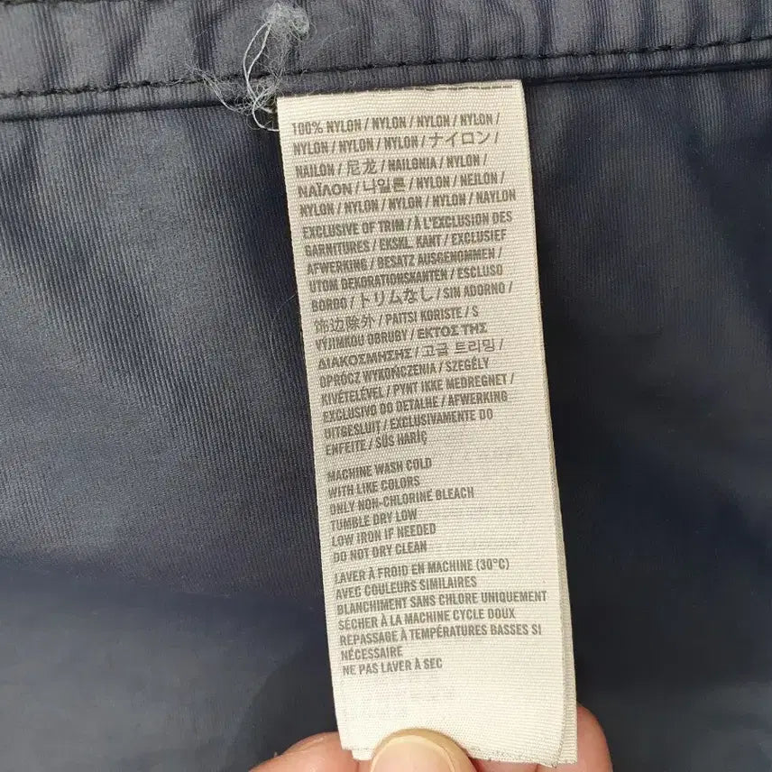 [BUNJANG] Abercrombie &amp; Fitch Nylon Windbreaker Jacket Navy L / 아베크롬비 바람막이 나일론 자켓 네이비 L