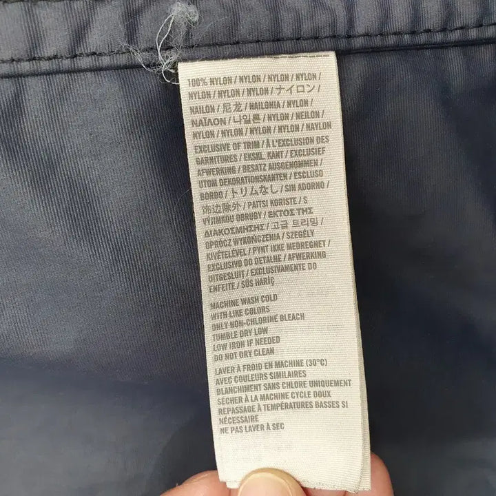 [BUNJANG] Abercrombie &amp; Fitch Nylon Windbreaker Jacket Navy L / 아베크롬비 바람막이 나일론 자켓 네이비 L