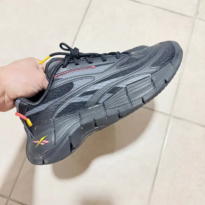 [BUNJANG] Reebok Zig Kinetica 2.5 Pure Grey Sneakers 240 / 리복 지그 키네티카 2.5 퓨어그레이 운동화 240