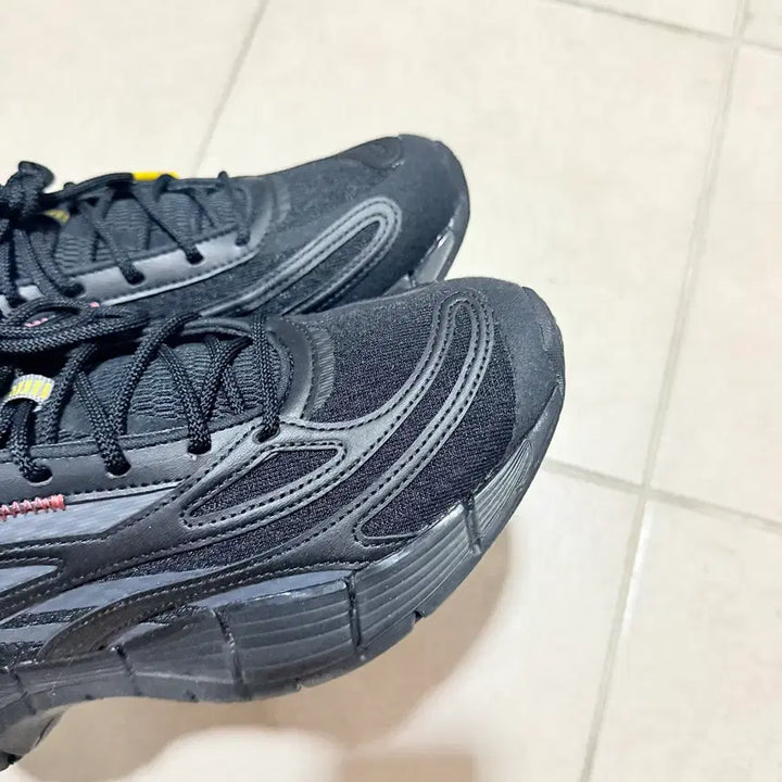 [BUNJANG] Reebok Zig Kinetica 2.5 Pure Grey Sneakers 240 / 리복 지그 키네티카 2.5 퓨어그레이 운동화 240