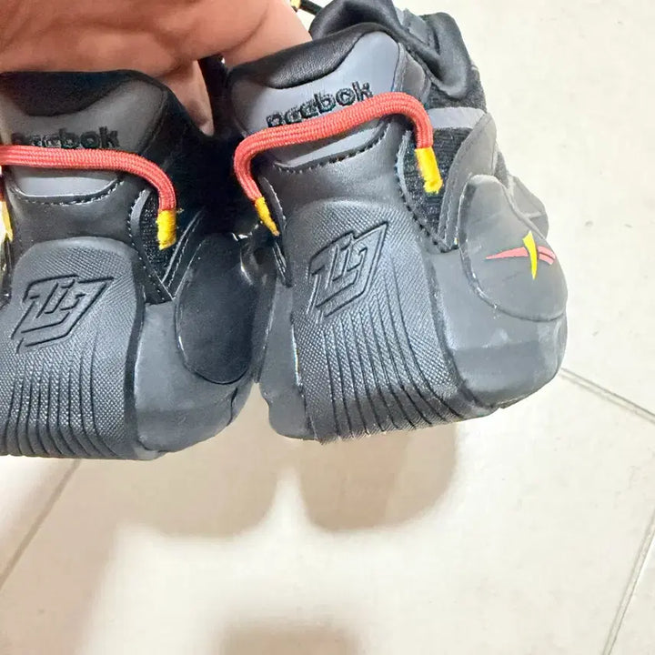 [BUNJANG] Reebok Zig Kinetica 2.5 Pure Grey Sneakers 240 / 리복 지그 키네티카 2.5 퓨어그레이 운동화 240