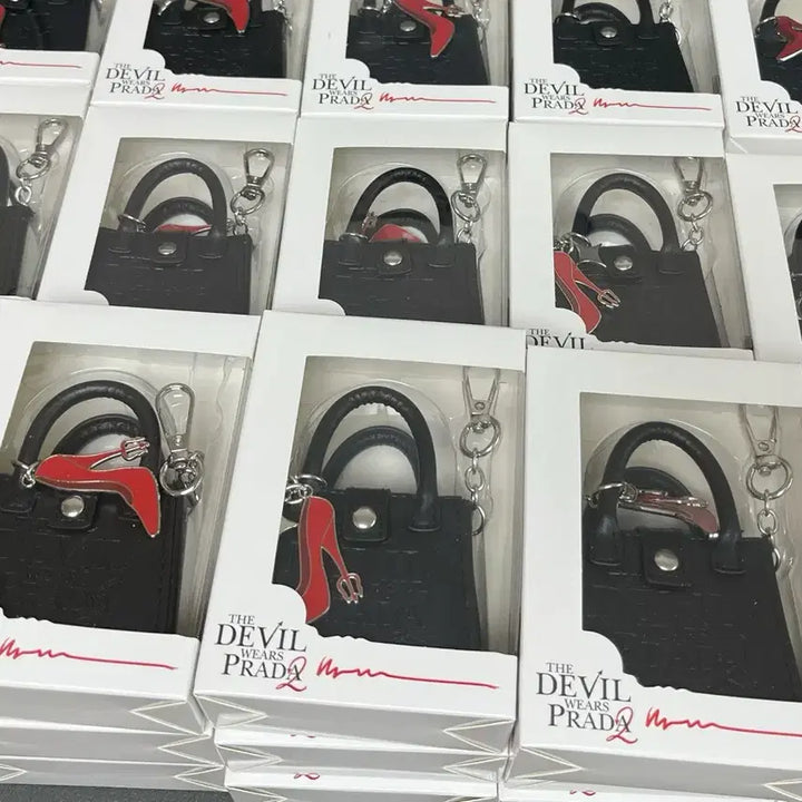 [BUNJANG] The Devil Wears Prada Bag, Airpods Keychain, Merchandise / (미개봉)악마는프라다를입는다2 가방 에어팟 키링 굿즈 롯데시네마 악프다