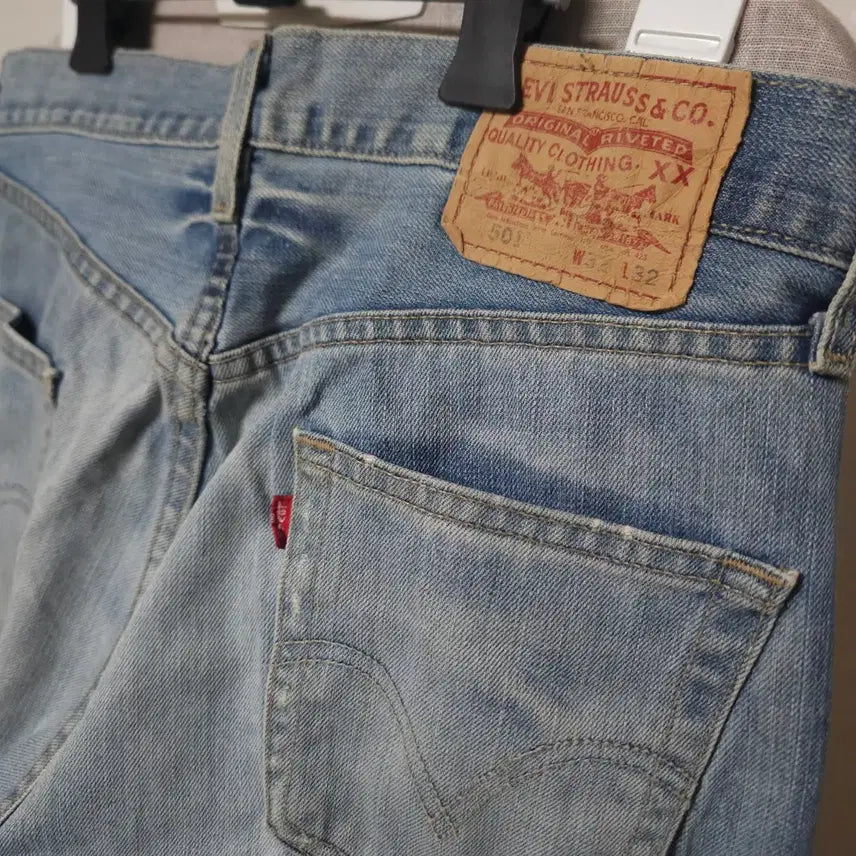 [SOLD OUT] 빈티지 리바이스 501  연청 청바지 32