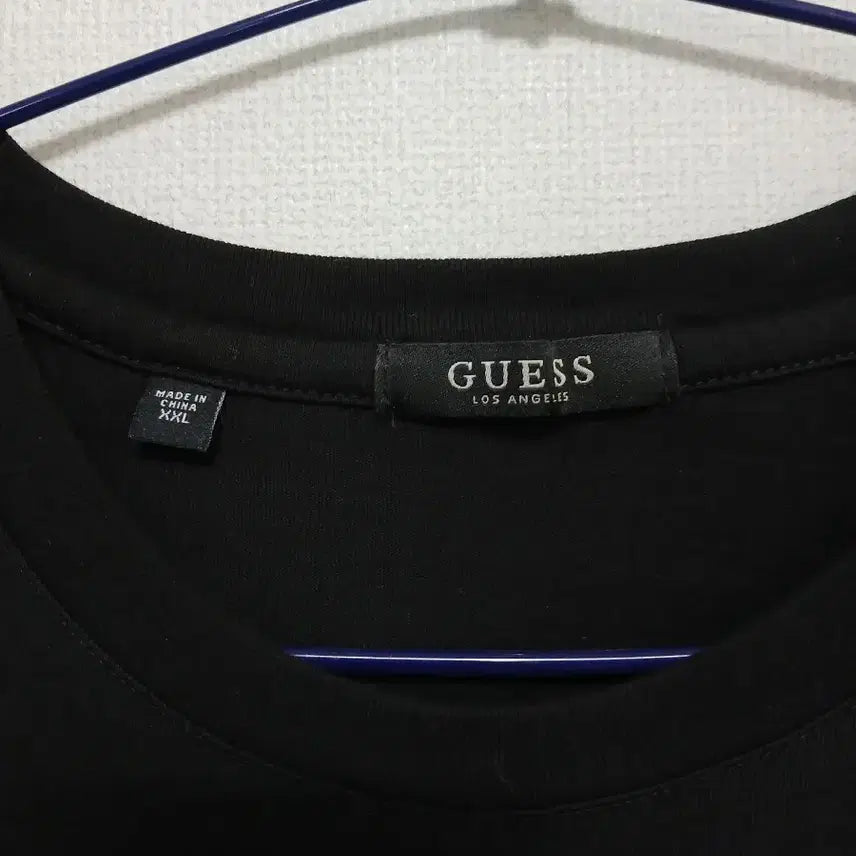 [BUNJANG] Guess Black Triangle Logo T-shirt / 게스 블랙 삼각 로고 반팔 티셔츠