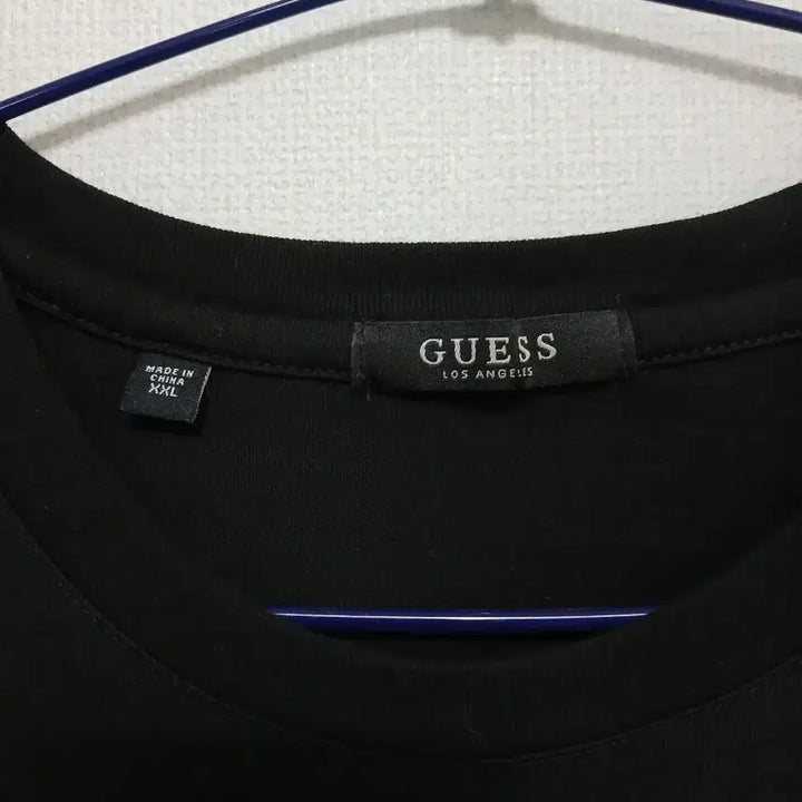 [BUNJANG] Guess Black Triangle Logo T-shirt / 게스 블랙 삼각 로고 반팔 티셔츠