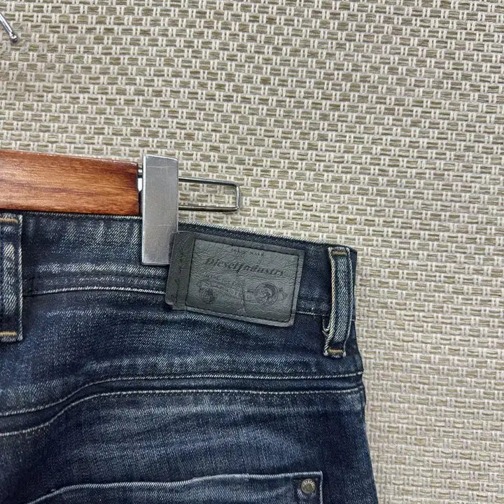 [BUNJANG] Diesel Distressed Denim Jeans / 디젤 디스트로이드진 데님 청바지 30인치 A10013