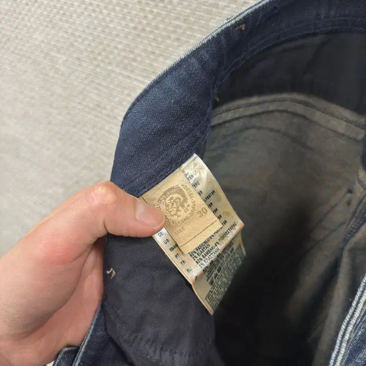 [BUNJANG] Diesel Distressed Denim Jeans / 디젤 디스트로이드진 데님 청바지 30인치 A10013