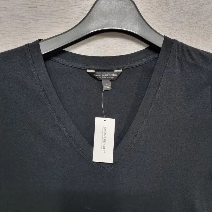[BUNJANG] Banana Republic V-Neck T-Shirt (Black) Women&