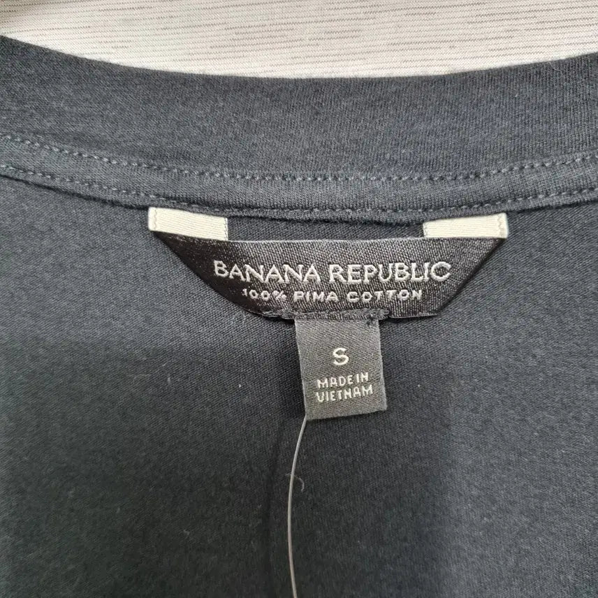 [BUNJANG] Banana Republic V-Neck T-Shirt (Black) Women&