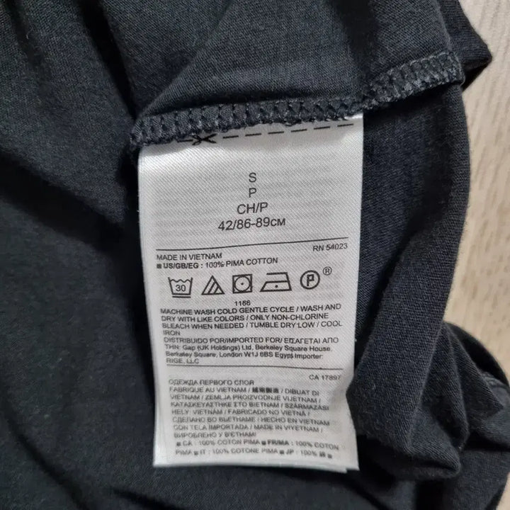 [BUNJANG] Banana Republic V-Neck T-Shirt (Black) Women&