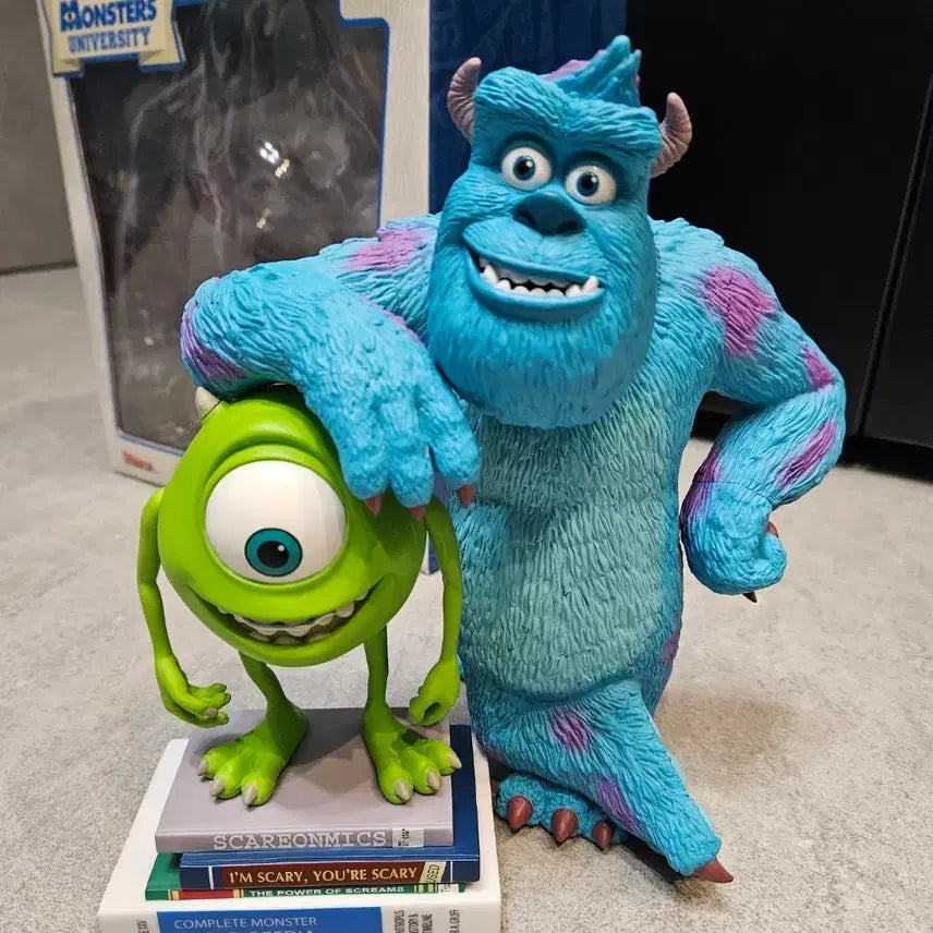 [BUNJANG] Hot Toys Mike &amp; Sulley Monster University Figures / Hot Toys 핫토이 몬스터대학교 - 마이크&amp;설리