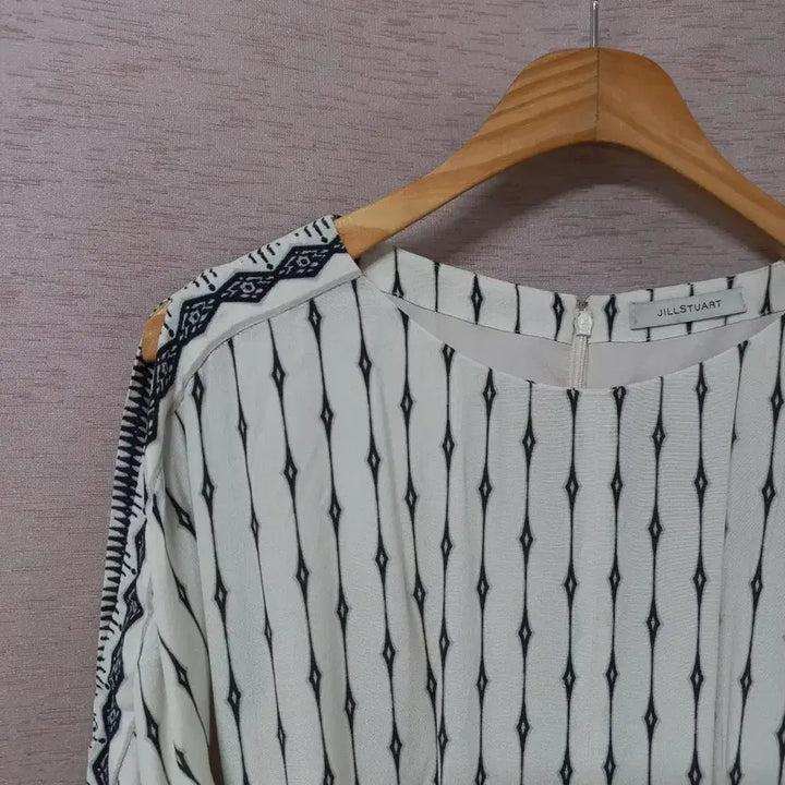[BUNJANG] Jill Stuart Shoulder Slit Patterned Dress - Women&