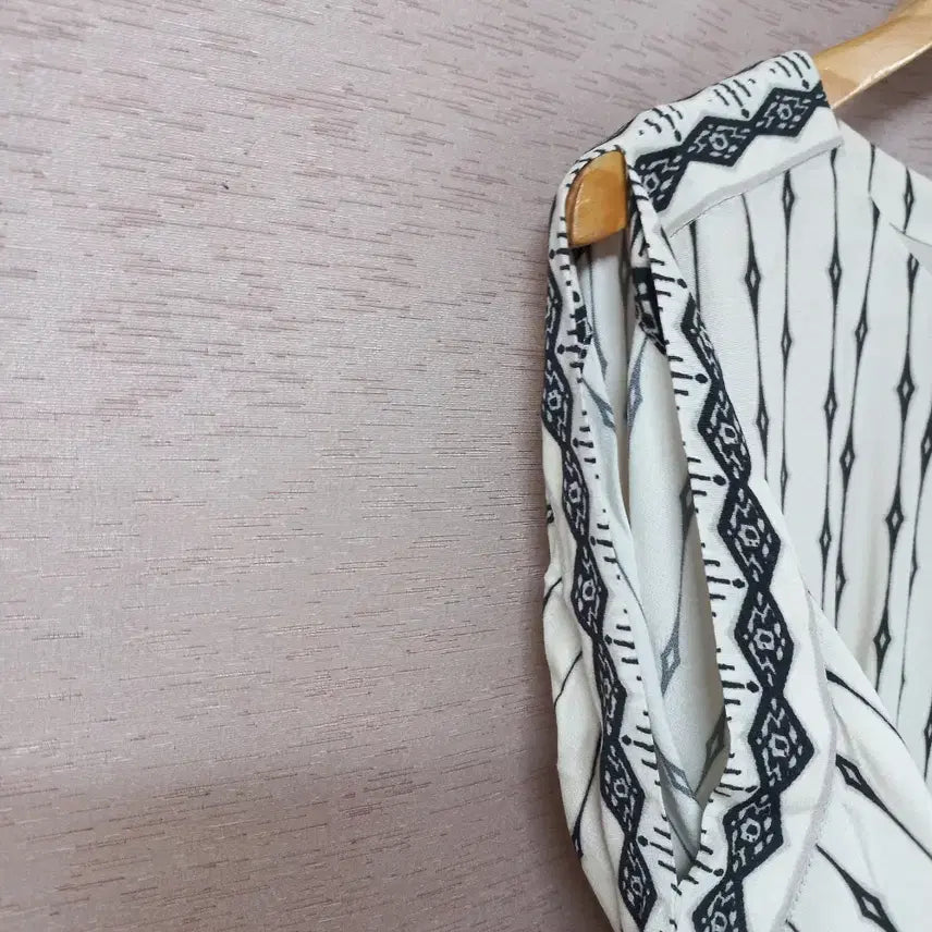 [BUNJANG] Jill Stuart Shoulder Slit Patterned Dress - Women&