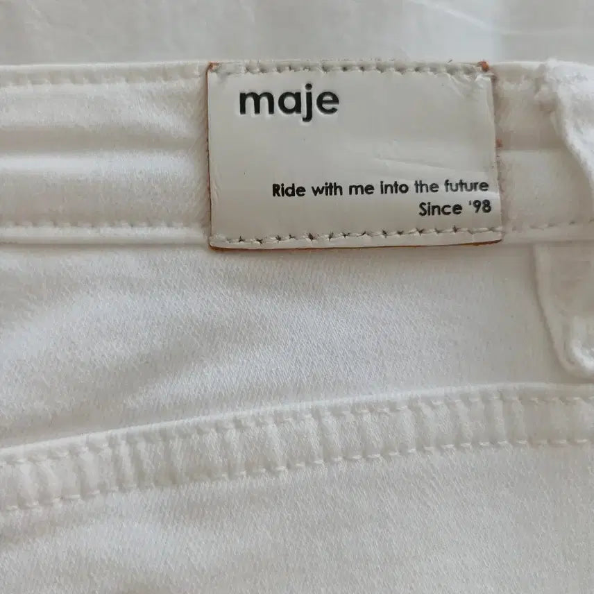 [SOLD OUT] 마쥬 화이트 더님  36