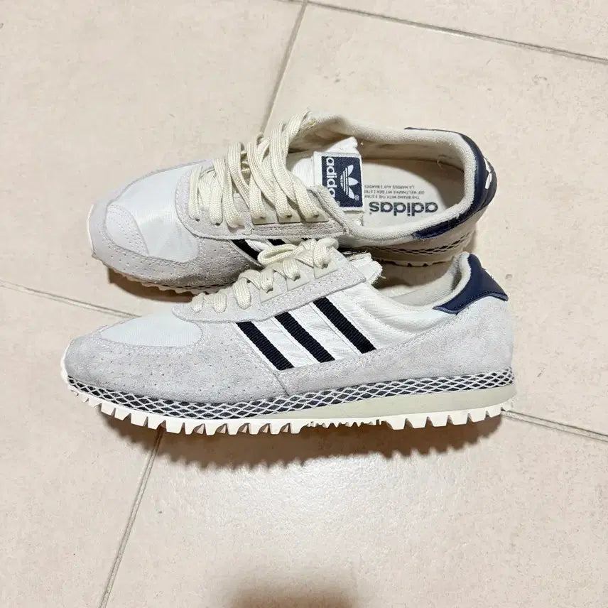 [BUNJANG] Adidas City Marathon PT Beige Navy Sneakers / 아디다스 시티 마라톤 PT 베이지 네이비 운동화 245