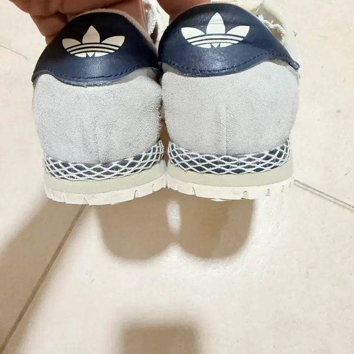 [BUNJANG] Adidas City Marathon PT Beige Navy Sneakers / 아디다스 시티 마라톤 PT 베이지 네이비 운동화 245