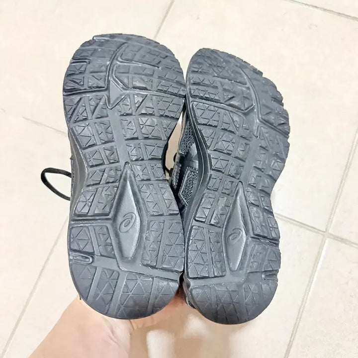 [SOLD OUT] 아식스 조그 100 2 블랙 운동화 235