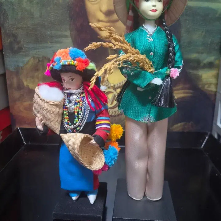 [BUNJANG] Laos Vietnam Folk Costume Dolls Set / 라오스 베트남 민속의상 인형2