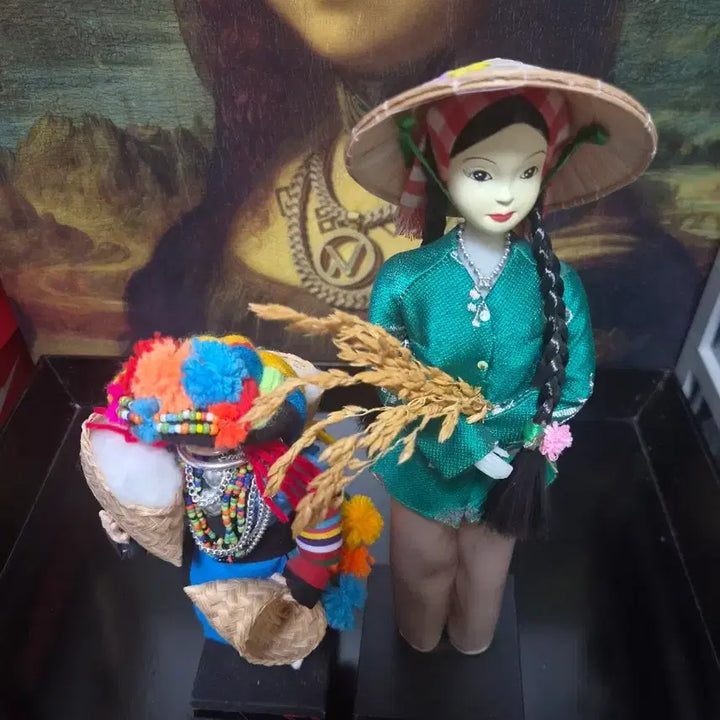 [BUNJANG] Laos Vietnam Folk Costume Dolls Set / 라오스 베트남 민속의상 인형2