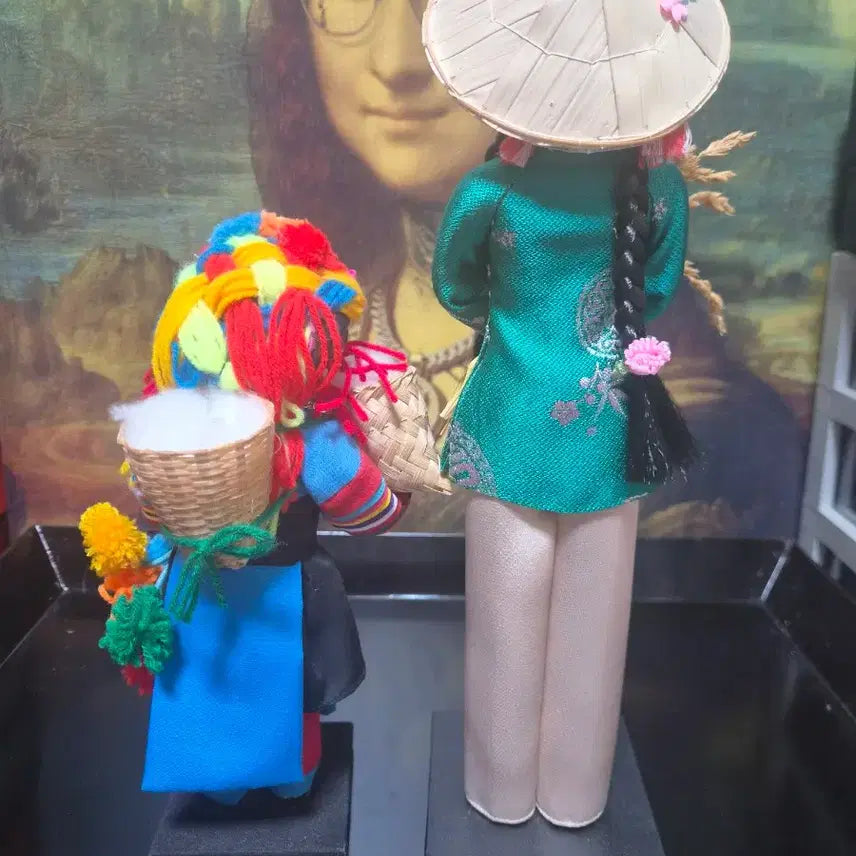 [BUNJANG] Laos Vietnam Folk Costume Dolls Set / 라오스 베트남 민속의상 인형2