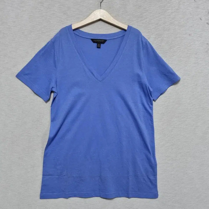 [BUNJANG] Banana Republic V-Neck Short Sleeve T-shirt / 바나나리퍼블릭 브이넥 반팔 티셔츠 여66ㅡ0424