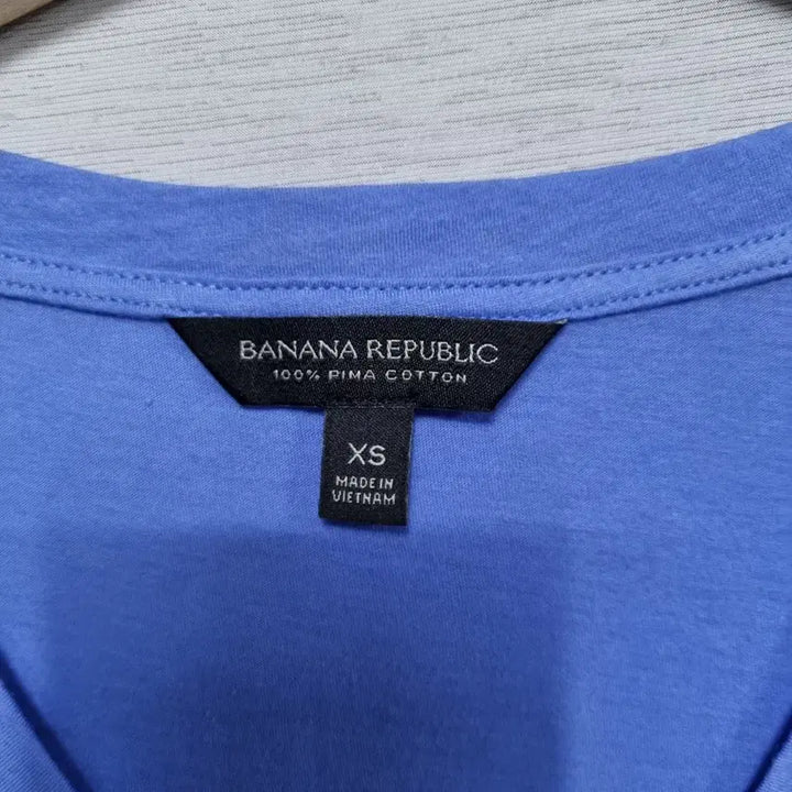[BUNJANG] Banana Republic V-Neck Short Sleeve T-shirt / 바나나리퍼블릭 브이넥 반팔 티셔츠 여66ㅡ0424