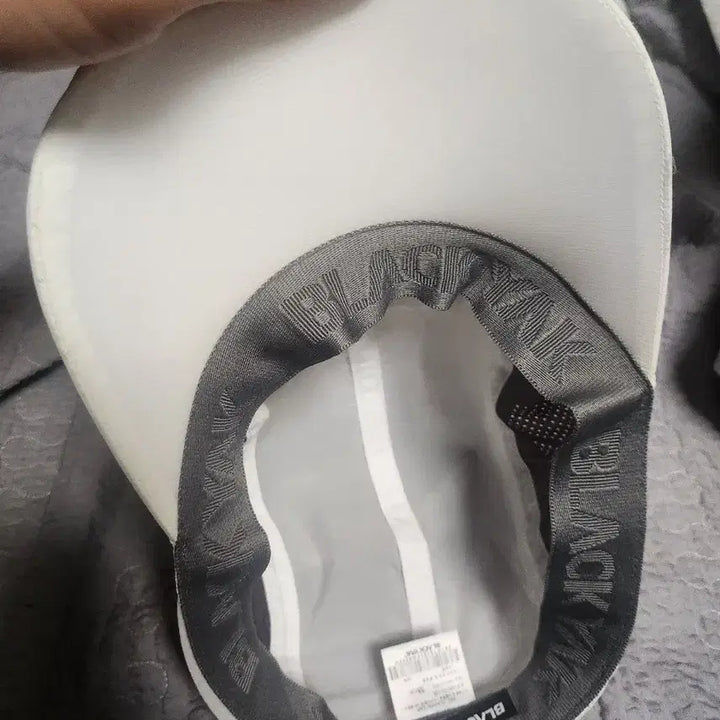 [BUNJANG] Black Yak White Mesh Cap / BAC 화이트 메쉬 캡 모자 블랙야크 등산 캠프 캠핑 운동 빈티지 올드스