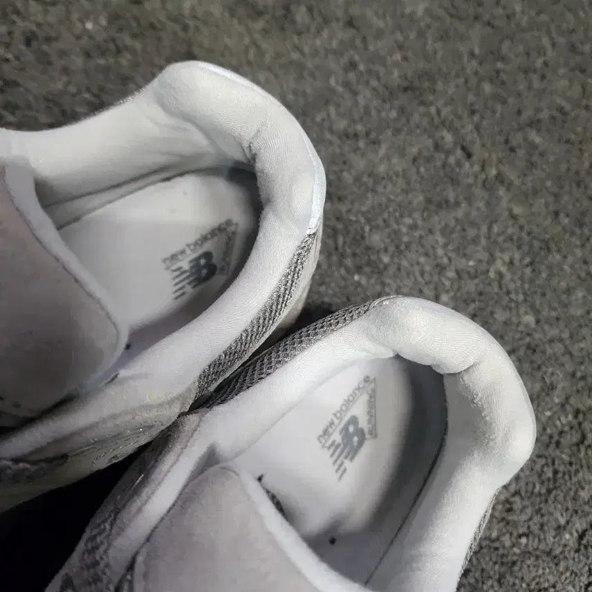 [BUNJANG] New Balance ML2002 Sneakers / 뉴발란스 ML2002  290사이즈