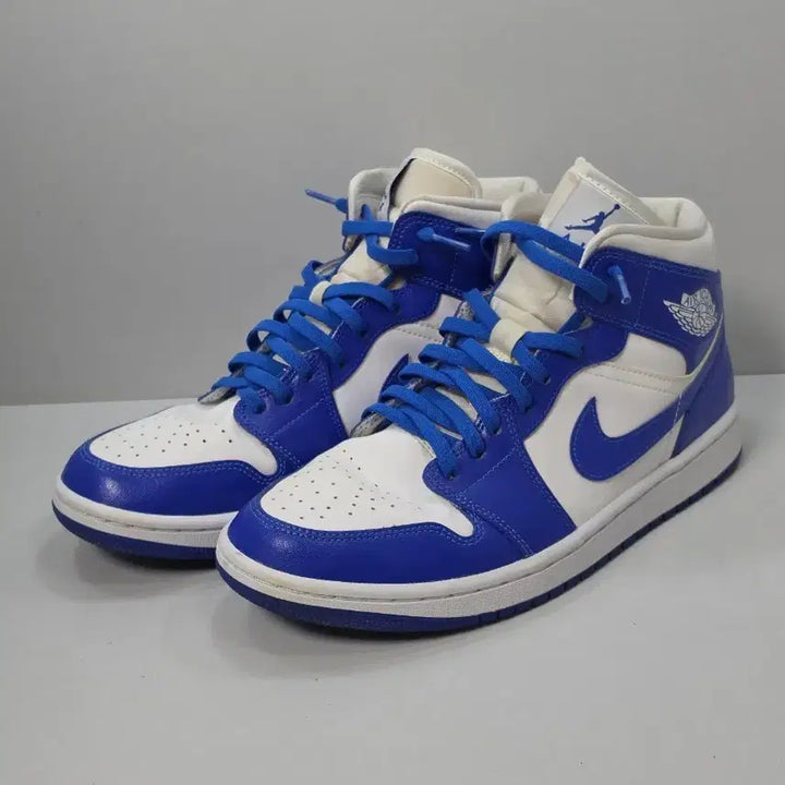 [BUNJANG] Nike Jordan 1 Mid White Hyper Royal Sneakers / 조던 1 미드 화이트 하이퍼 로얄