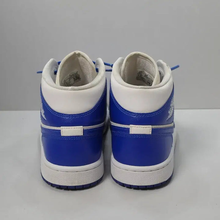 [BUNJANG] Nike Jordan 1 Mid White Hyper Royal Sneakers / 조던 1 미드 화이트 하이퍼 로얄